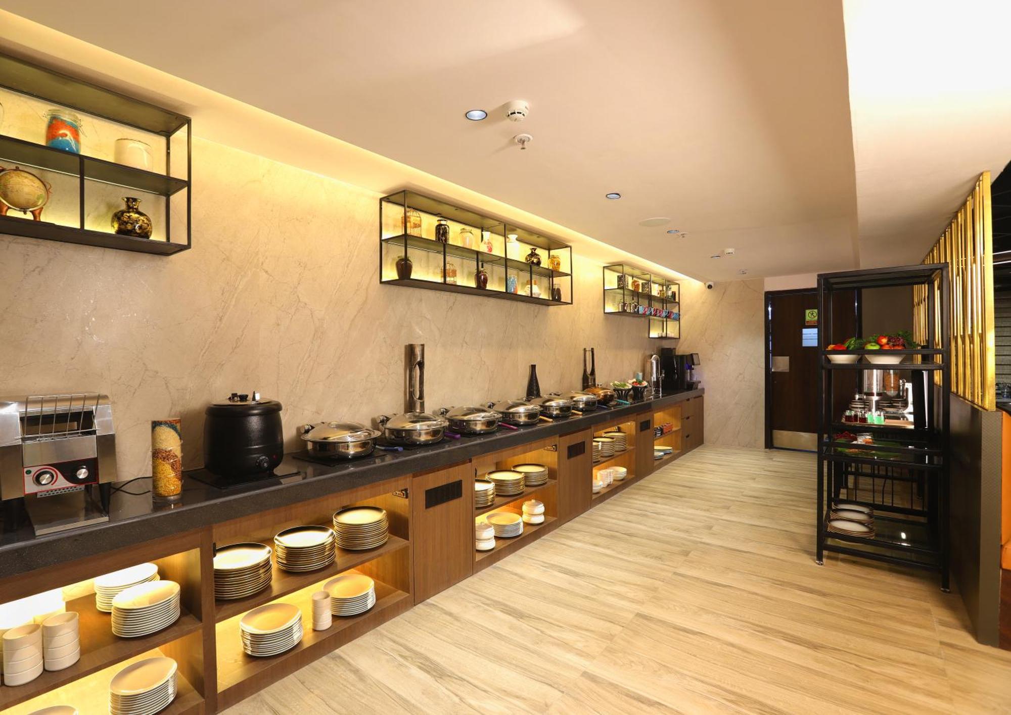 Hotel Aralia International Airport,